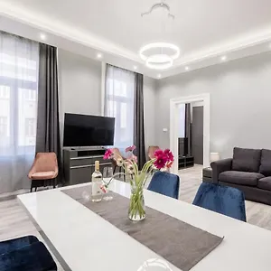 Prime Star Deak Ter Modern Luxury Aparthotel